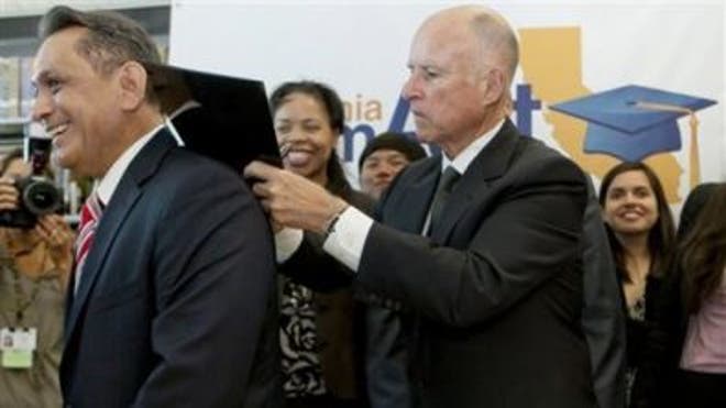 Jerry Brown Dream Act 2.jpg